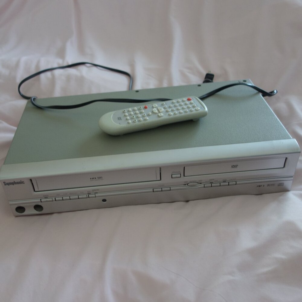 Symphonic DVD Player & VCR Recorder Combo (Model SL240C) with Remote *TESTED*